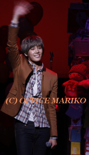 �p�N�E�W�����~��