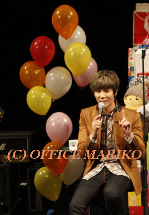 �p�N�E�W�����~��