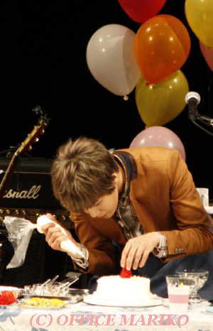 �p�N�E�W�����~��