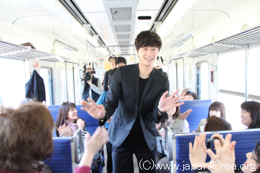 �`������C��