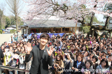 �`������C��