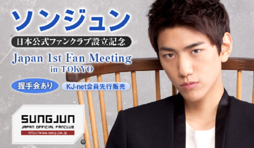 �\���W����