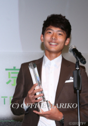 �\�E�����W��